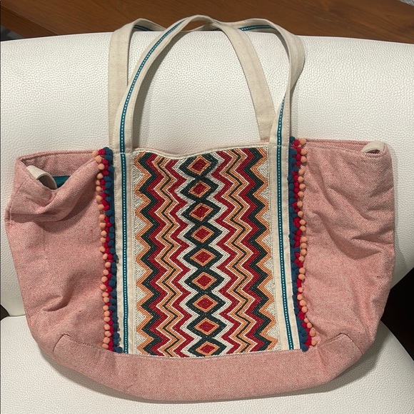 Chic Pink and Cream Geometric Tote Bag - Picture 1 of 5